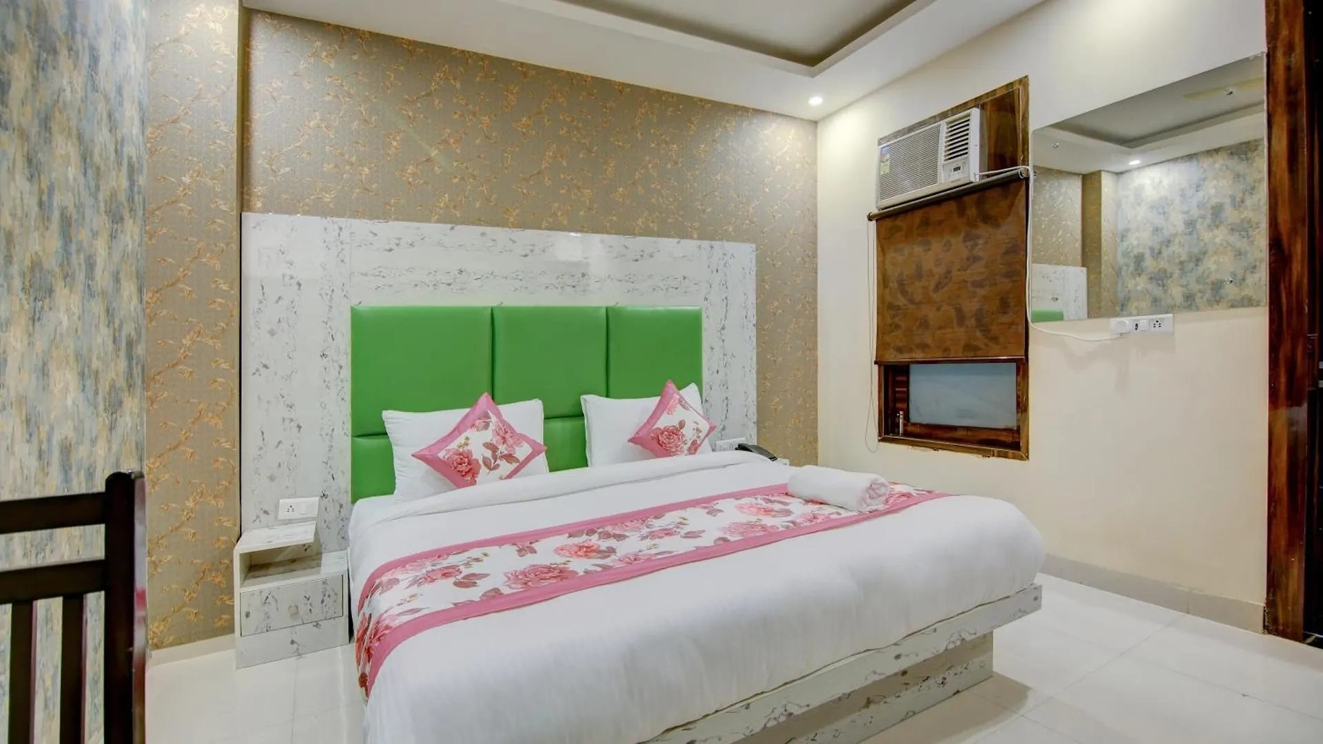 Hotel Smart Signature Delhi Airport New Delhi