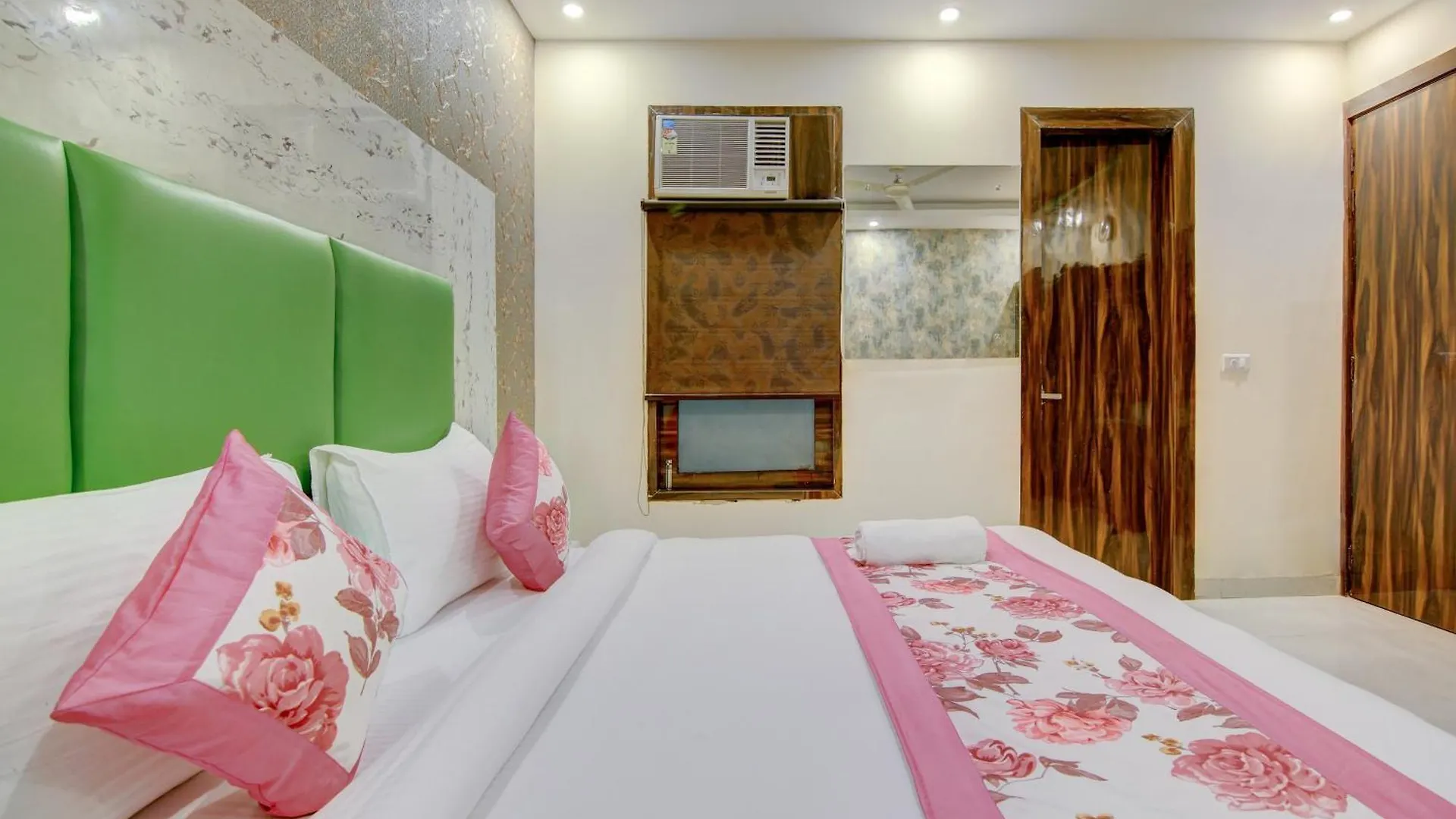 Hotel Smart Signature Delhi Airport New Delhi