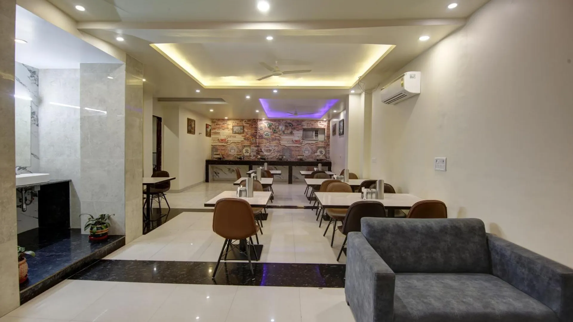 ****  Hotel Smart Signature Delhi Airport 新德里 印度
